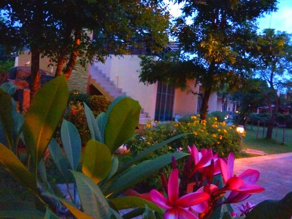 バンボー Proud Gardenアパートホテル エクステリア 写真